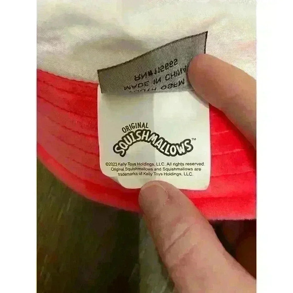 Squishmallows Women's Fifi the Fox Pink Velour Soft Bucket Hat - Picture 8 of 8